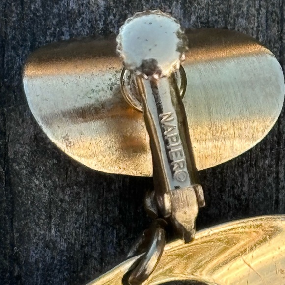 Vintage Napier Tiered Oval Clip On Earrings! - Picture 8 of 8